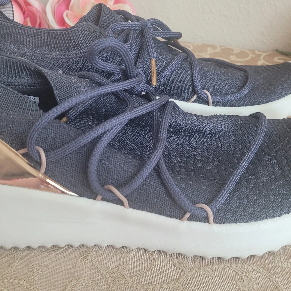sneaker - Picture 7 of 8